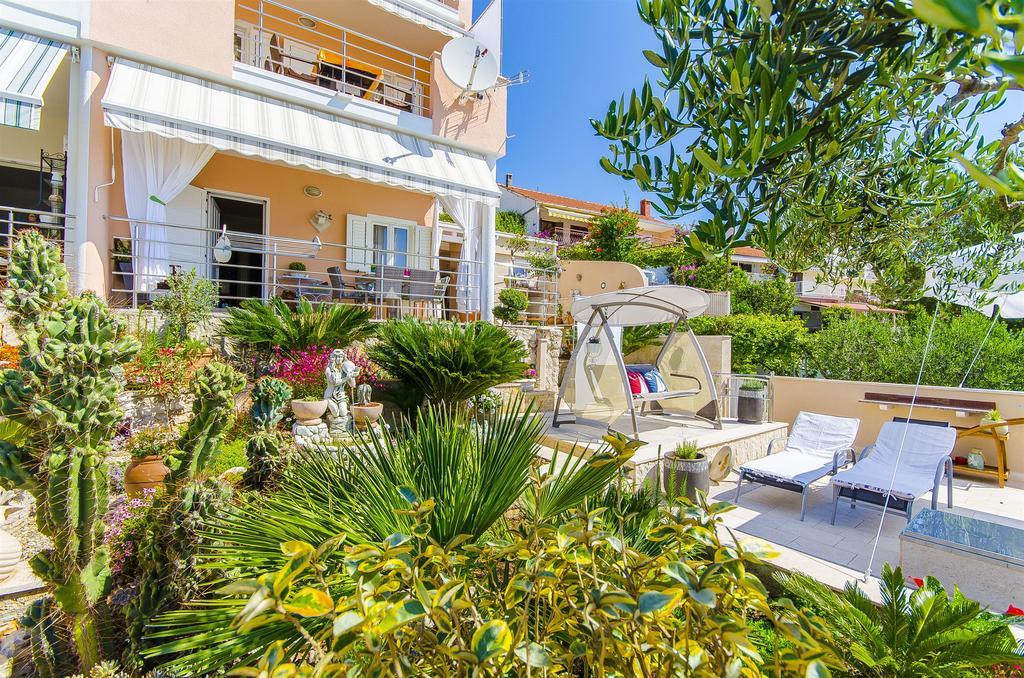 Apartments Nives Trogir Kültér fotó