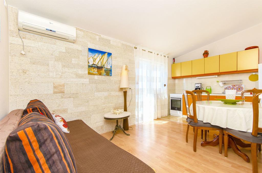 Apartments Nives Trogir Kültér fotó