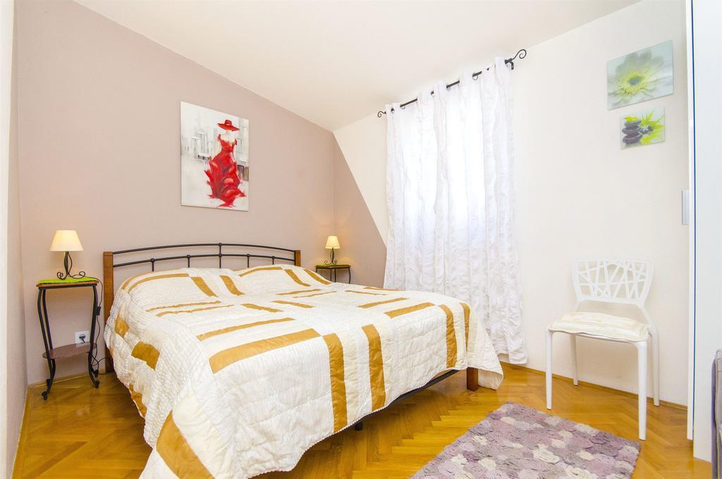 Apartments Nives Trogir Kültér fotó