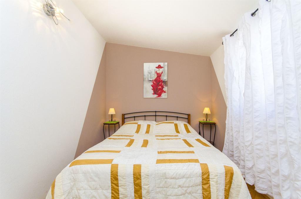 Apartments Nives Trogir Kültér fotó