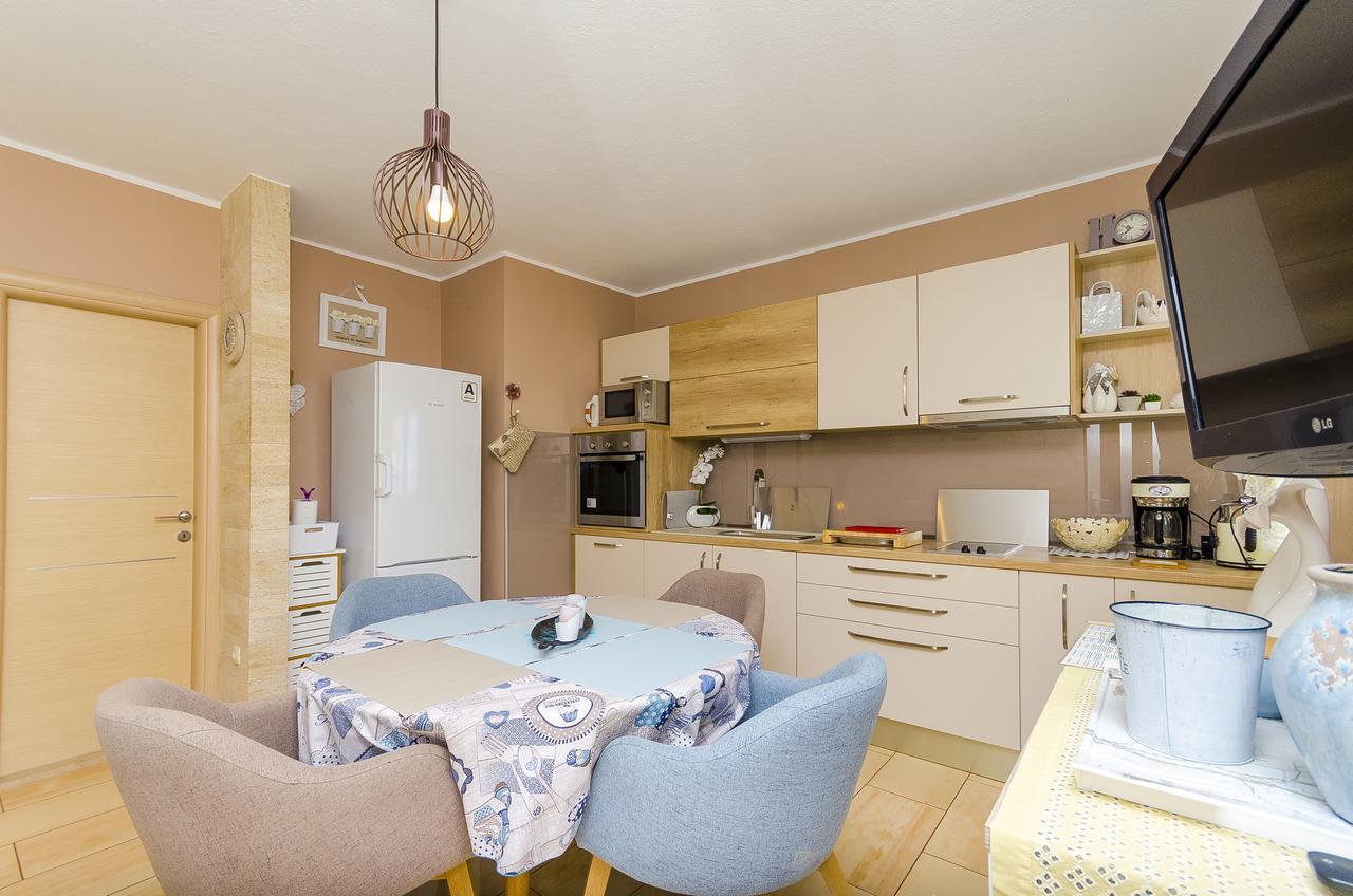 Apartments Nives Trogir Kültér fotó