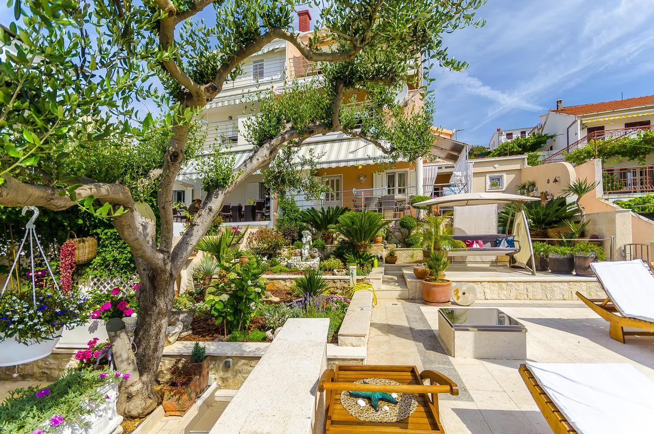 Apartments Nives Trogir Kültér fotó